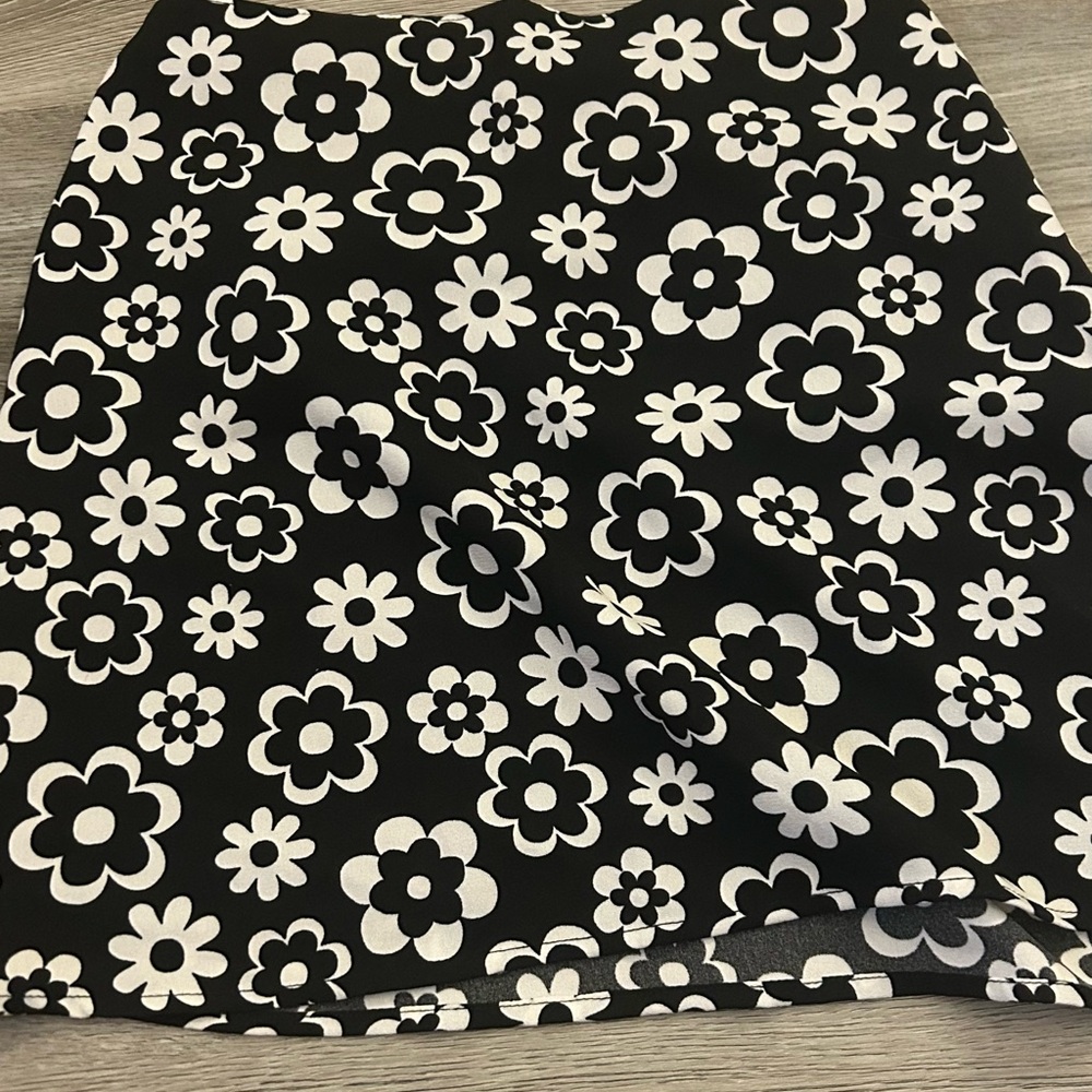 Hollister Black and White Floral Mini Skirt